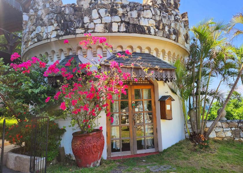  Puerto Galera Hotel Exterior