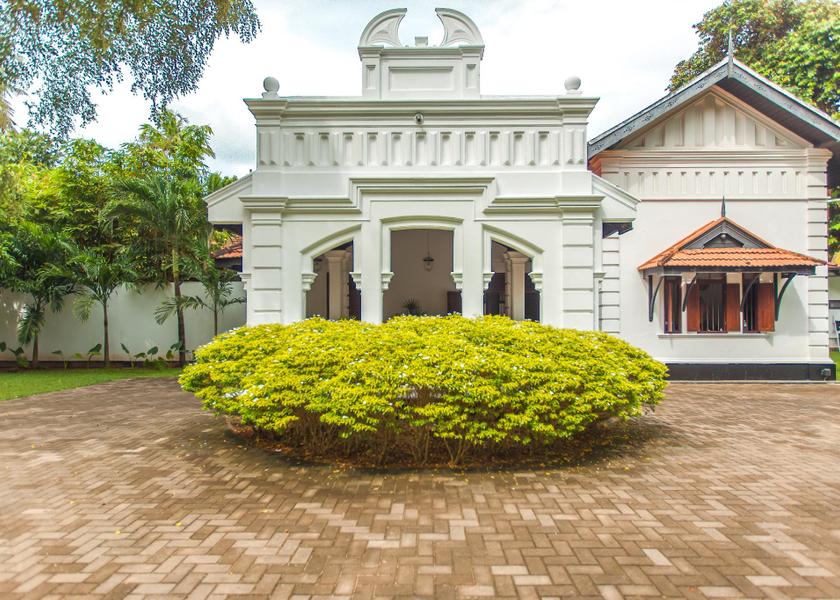 Matara District Weligama lobby