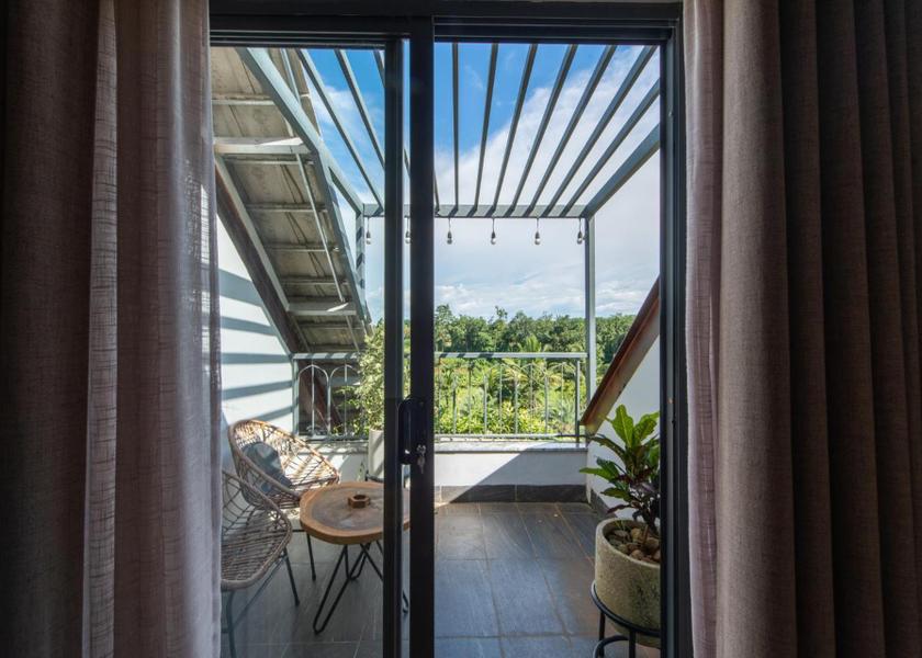 Dak Lak Buon Ma Thuot King Room with Mountain View