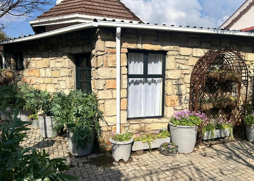 Free State Setsoto Hotel Exterior