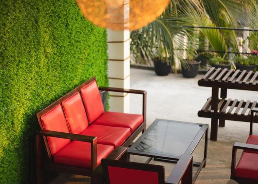 Galle District Unawatuna shared lounge/tv area