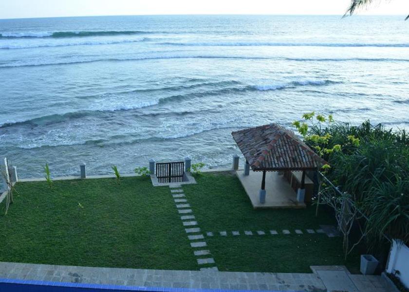 Galle District Unawatuna beach