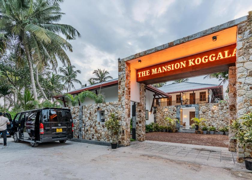 Galle District Unawatuna entrance