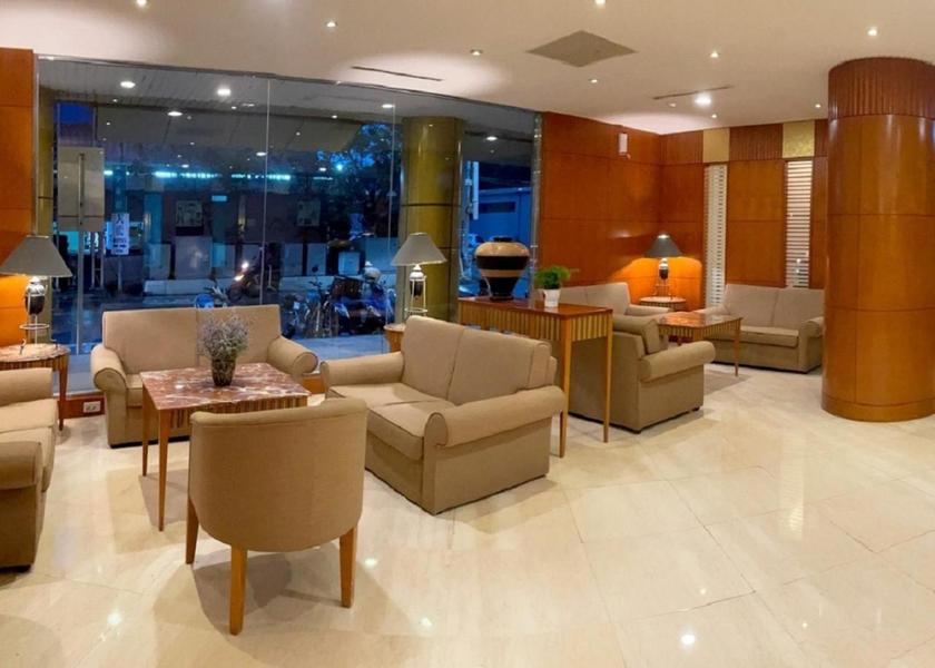 shared lounge/tv area