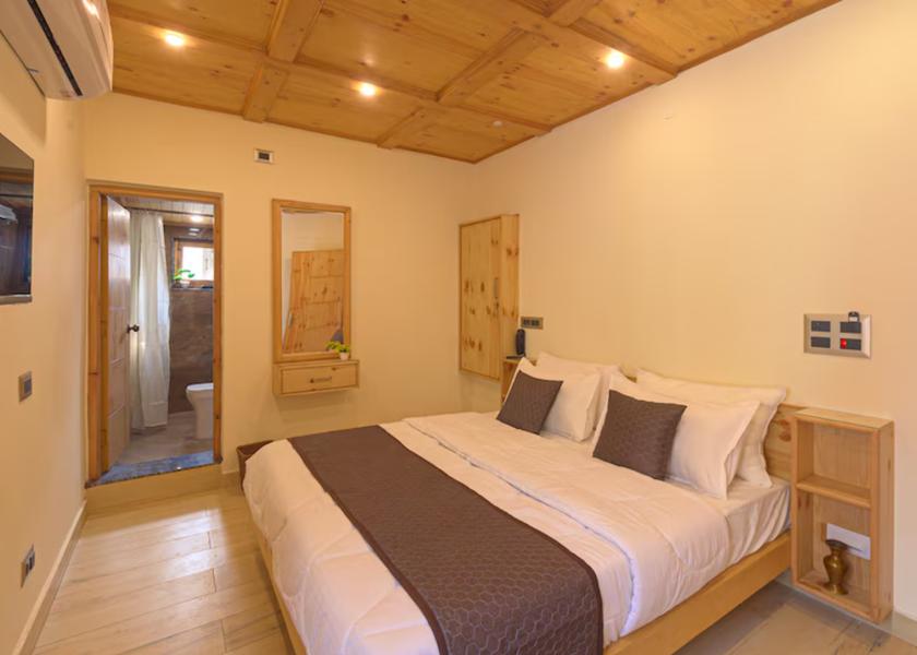 Jammu and Kashmir Srinagar Deluxe Room