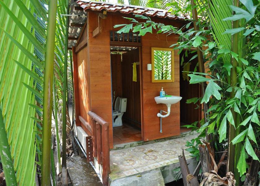 Ben Tre Ben Tre bathroom