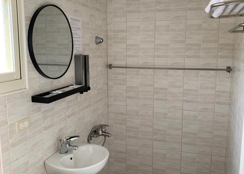 Yilan County Jiaoxi Quadruple Room with Private Bathroom