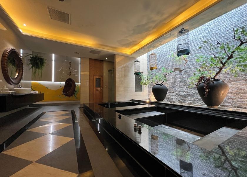Miaoli County Toufen Bathroom