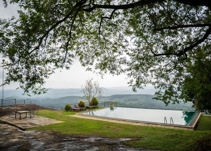 Sabaragamuwa Province Kadigamuwa view
