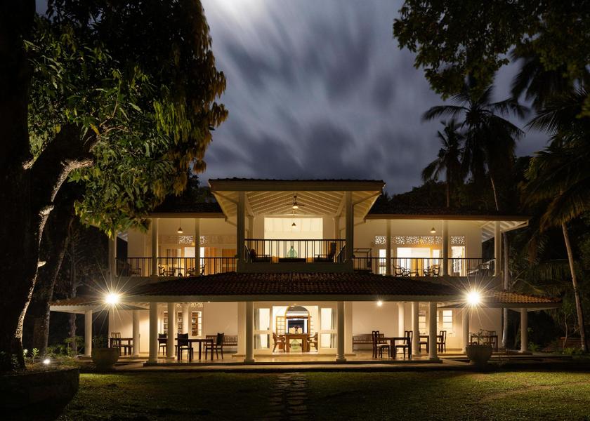 Sabaragamuwa Province Kadigamuwa exterior view