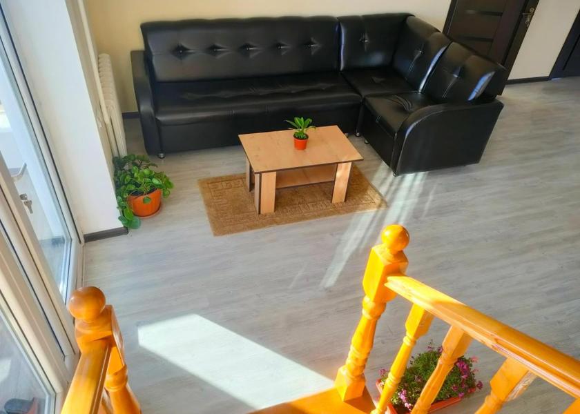 shared lounge/tv area