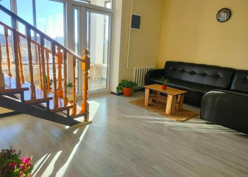 shared lounge/tv area