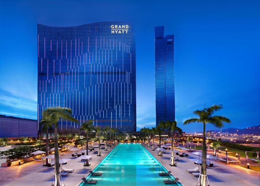  Macau Hotel Exterior