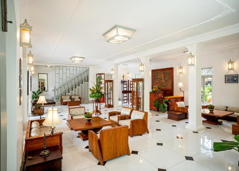 Luang Prabang lobby