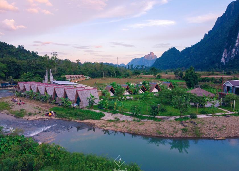  Vang Vieng surrounding environment