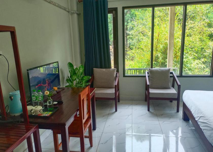  Vang Vieng Public Areas