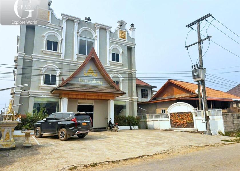  Vang Vieng exterior view