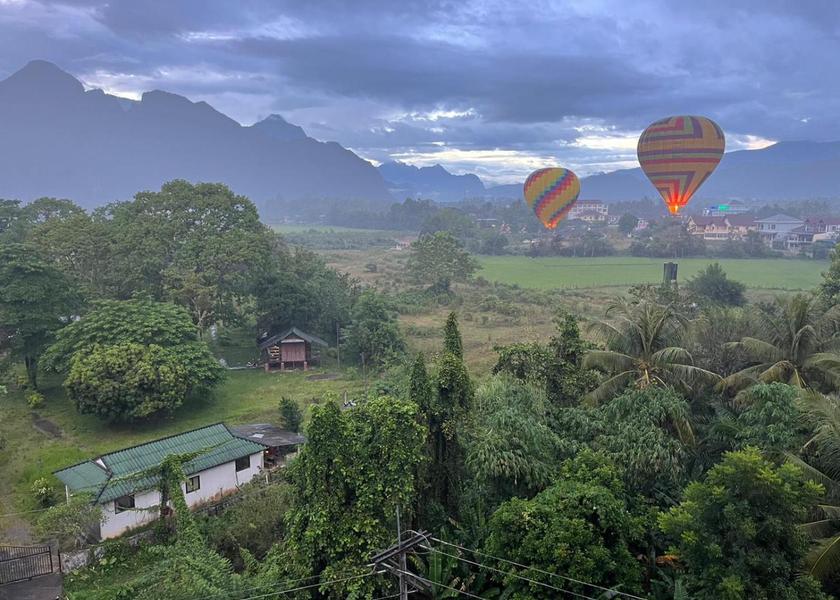  Vang Vieng surrounding environment