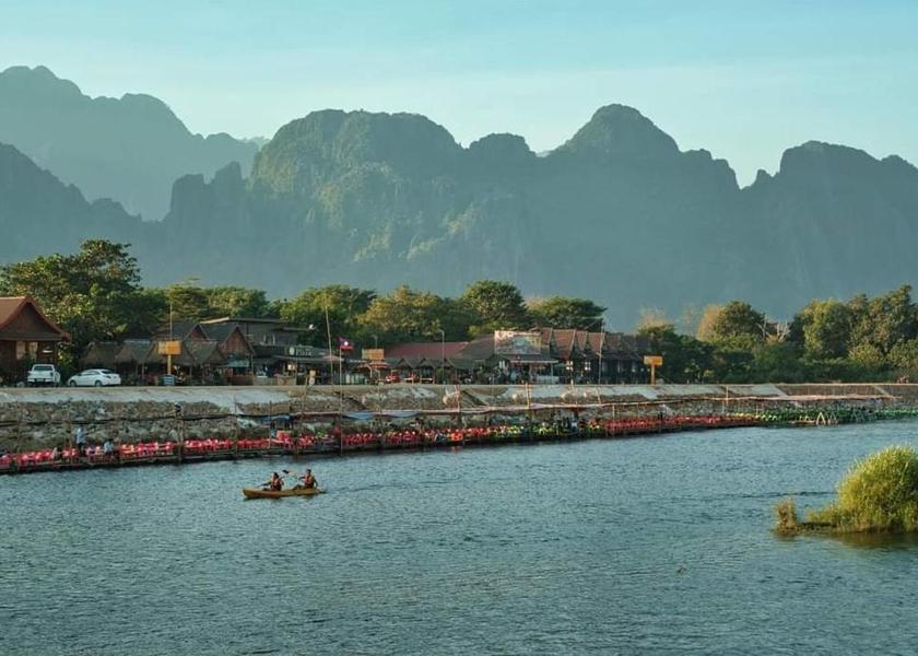  Vang Vieng surrounding environment
