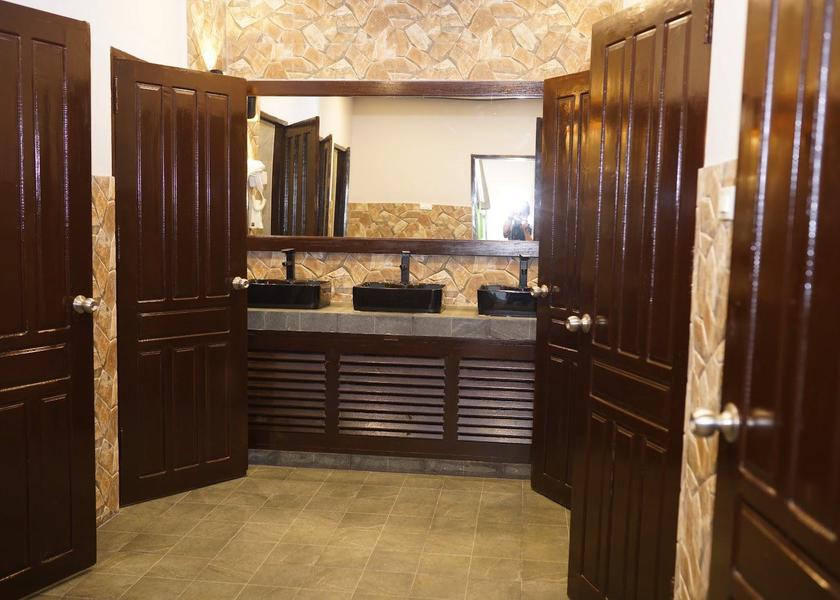  Vang Vieng Public Areas