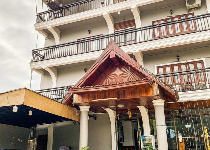  Vang Vieng exterior view