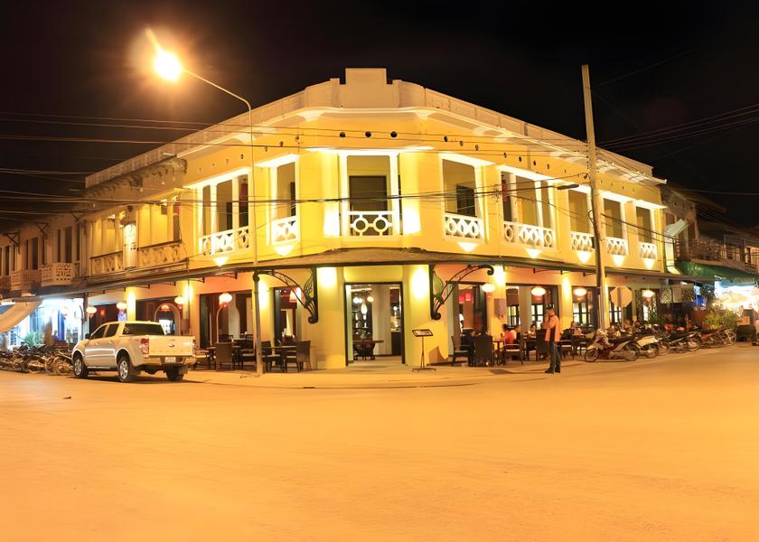  Thakhek Hotel Exterior