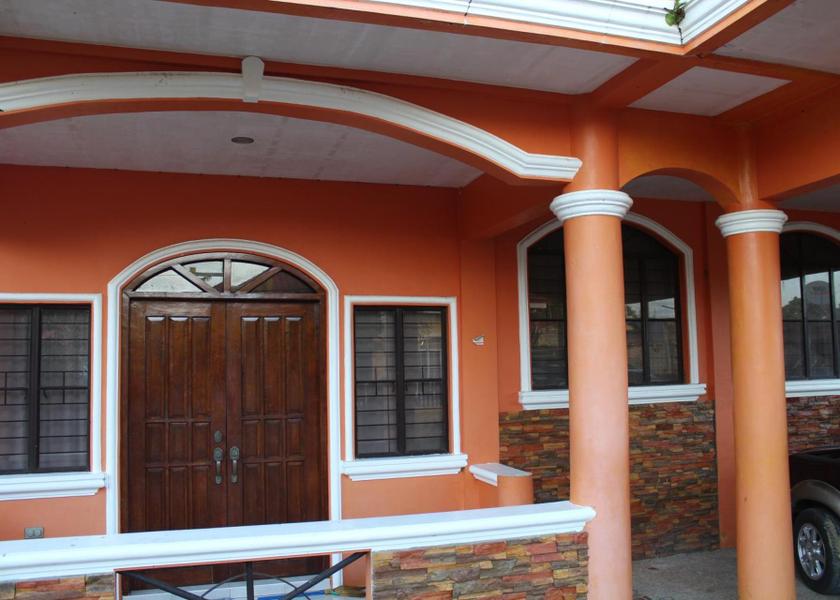 Bicol Donsol Hotel Exterior