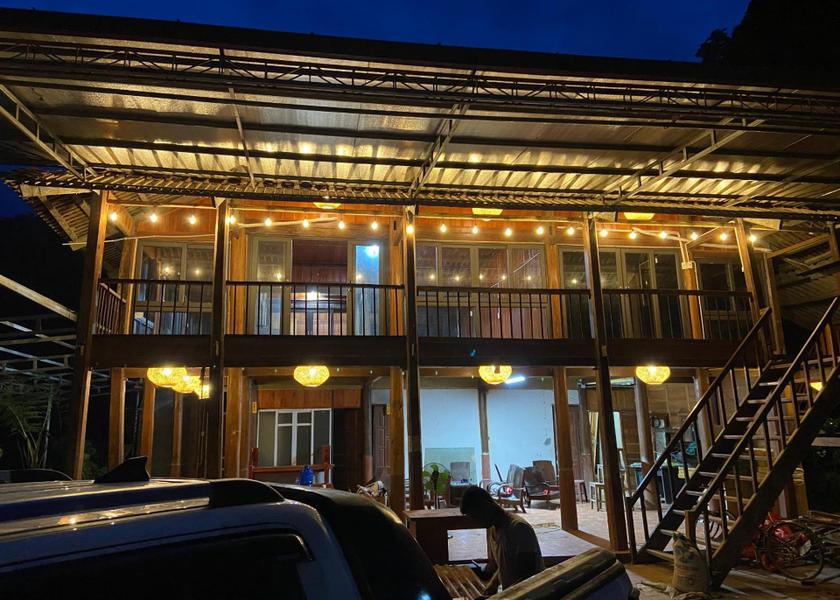 Bac Can Ba Be balcony/terrace