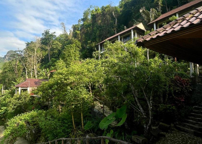 Bac Can Ba Be exterior view