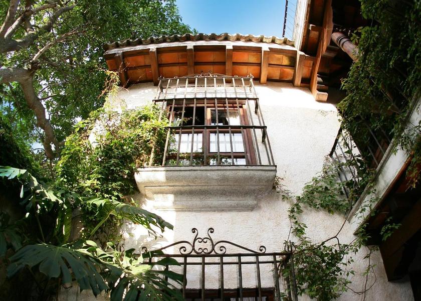 Sacatepequez Antigua Guatemala balcony/terrace