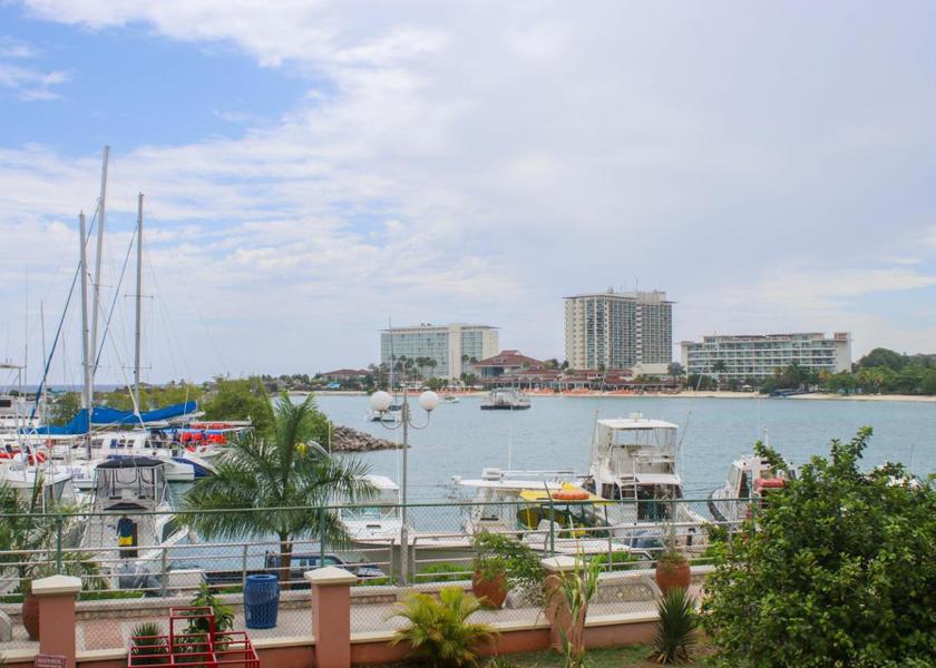 Saint James Ocho Rios 