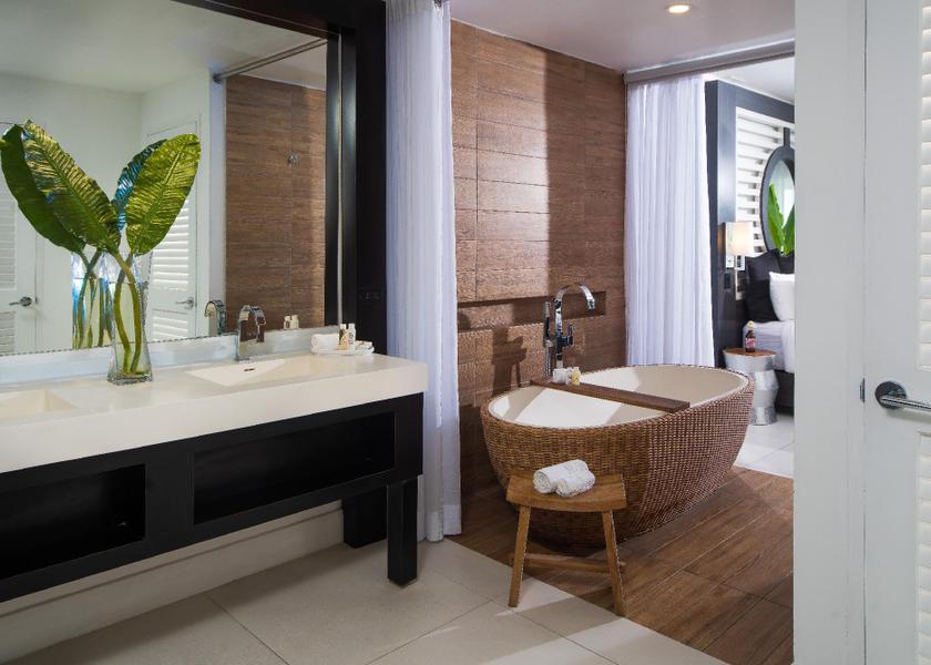 Saint James Montego Bay 06 Sky Suite King Ocean View