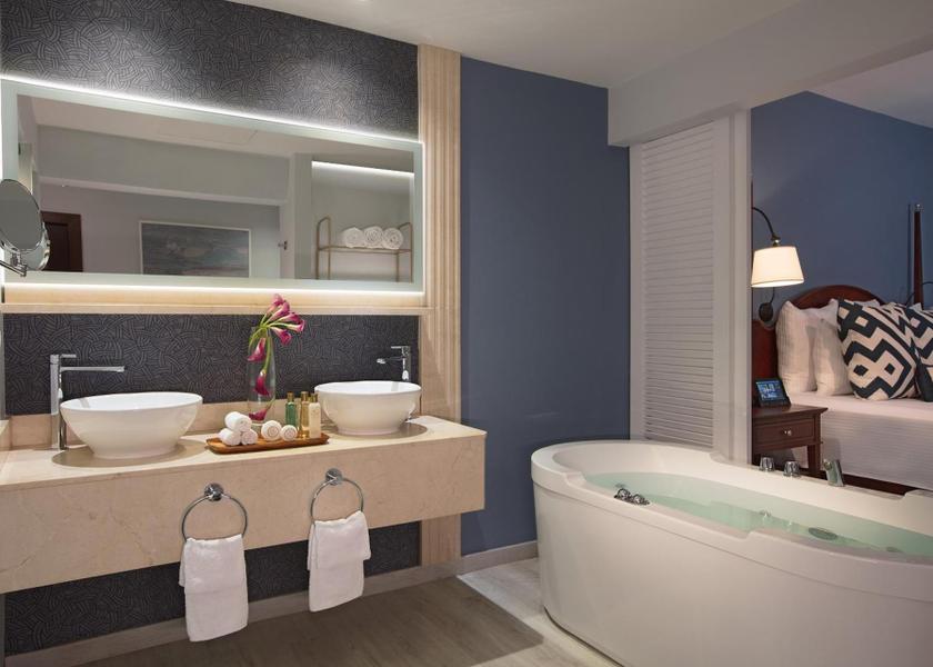 Saint James Montego Bay Breakfast Plan Junior Suite Ocean View King