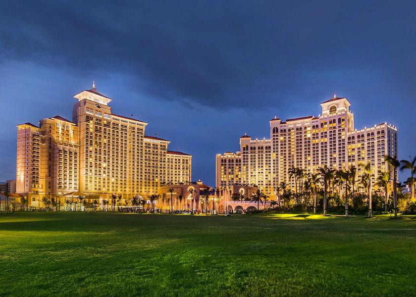  Nassau Hotel Exterior