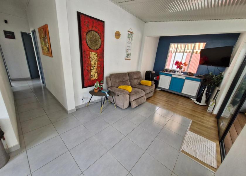 shared lounge/tv area