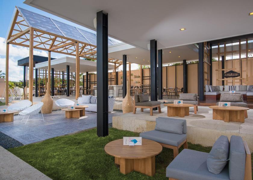 La Altagracia Punta Cana poolside bar
