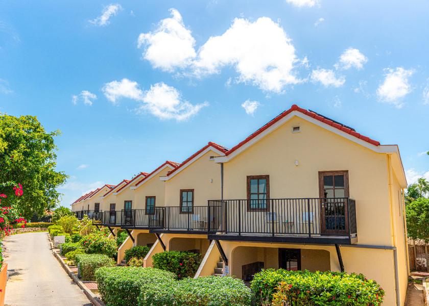  Jan Thiel Hotel Exterior