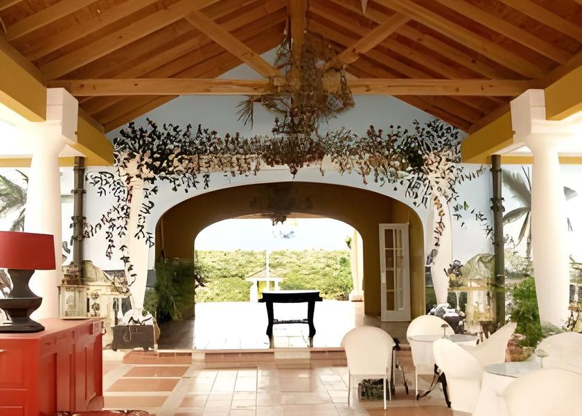  Jan Thiel interior view