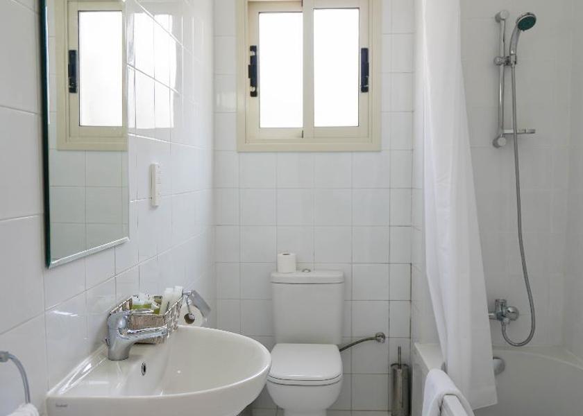  Paphos Two Bedroom Apartment