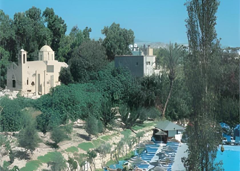  Paphos surrounding environment