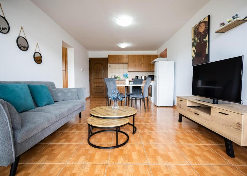 shared lounge/tv area