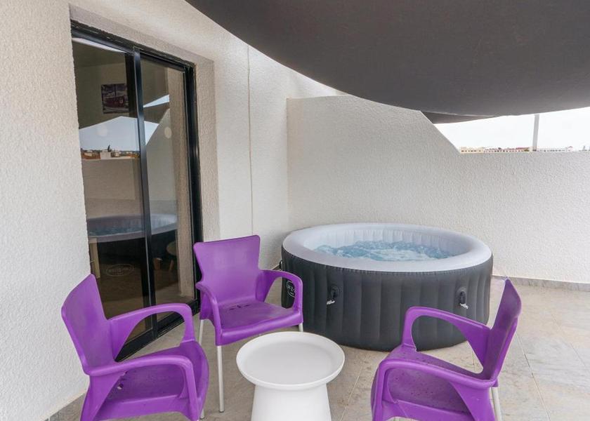 Famagusta Paralimni hot tub