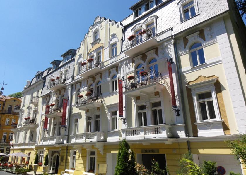 Karlovy Vary (region) Marianske Lazne entrance