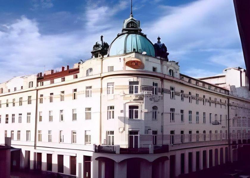  Ljubljana Hotel Exterior
