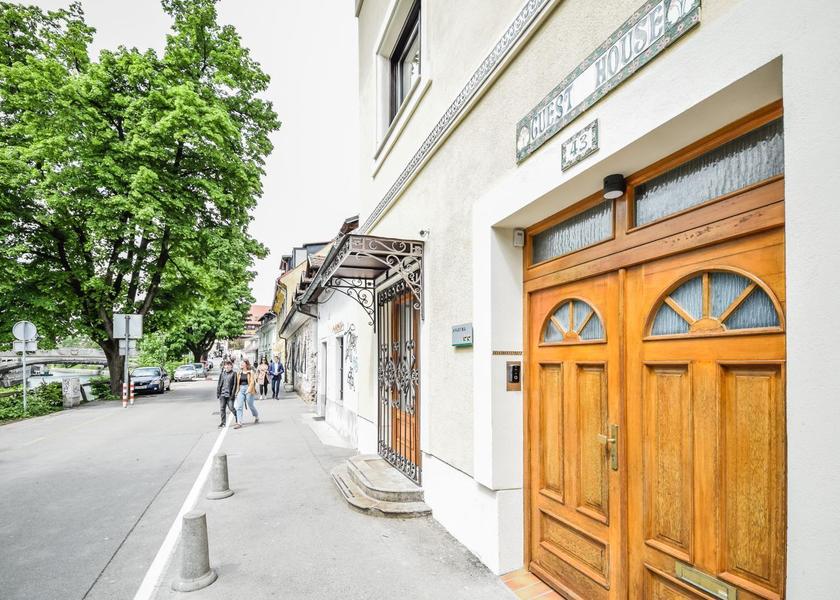  Ljubljana Hotel Exterior