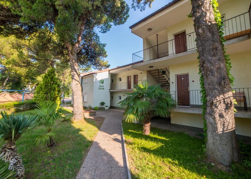  Izola Hotel Exterior