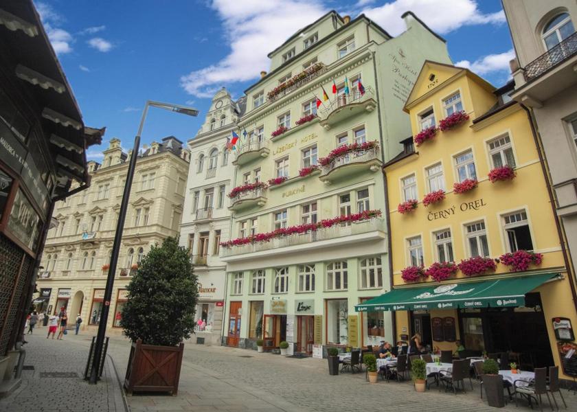 Karlovy Vary (region) Karlovy Vary entrance