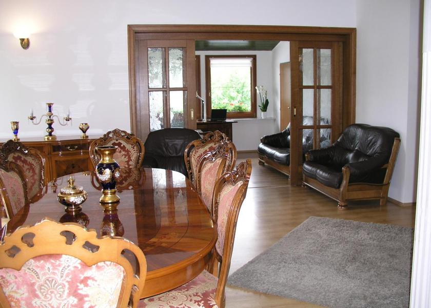 shared lounge/tv area