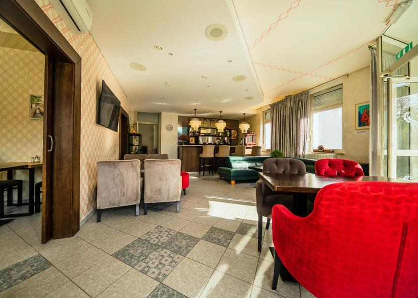 shared lounge/tv area