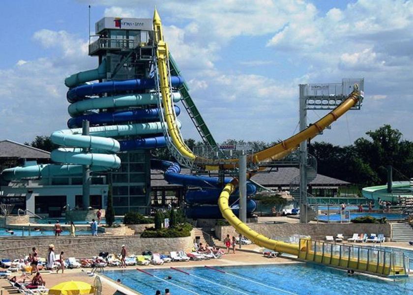 water park